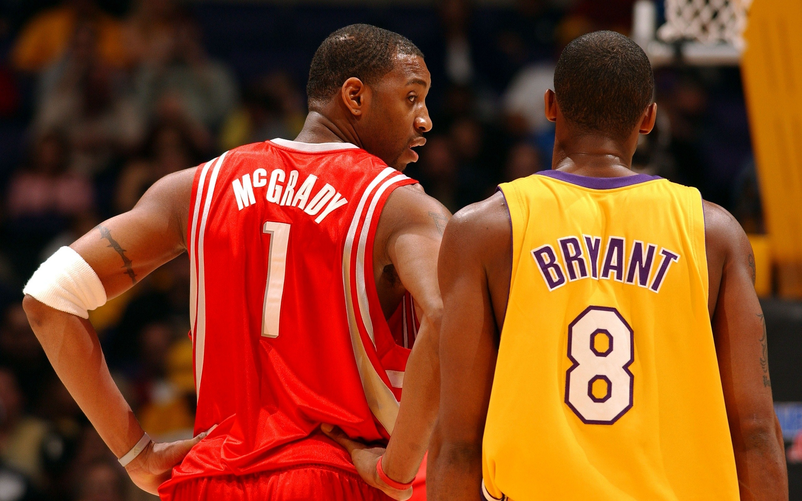 邮报：红军vs毕包前安菲尔德主看台发生误报，球迷被暂时疏散（邮报：利物浦vs毕尔巴鄂赛前安菲尔德主看台误报，球迷短暂撤离）