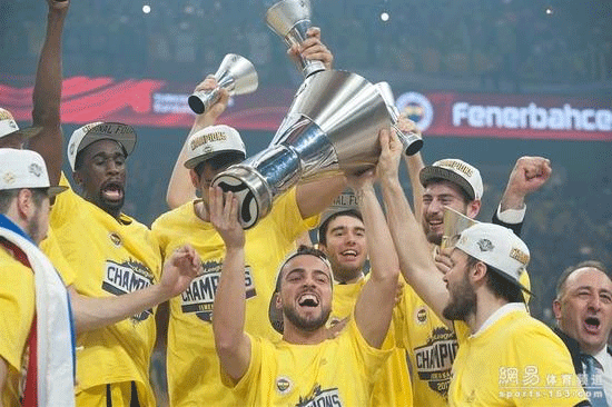 传闻：蓝鹰埃弗顿关注梅斯16岁前锋，身高193已亮相法甲（据报道：蓝鹰埃弗顿有意梅斯16岁前锋，193cm新星已完成法甲首秀）