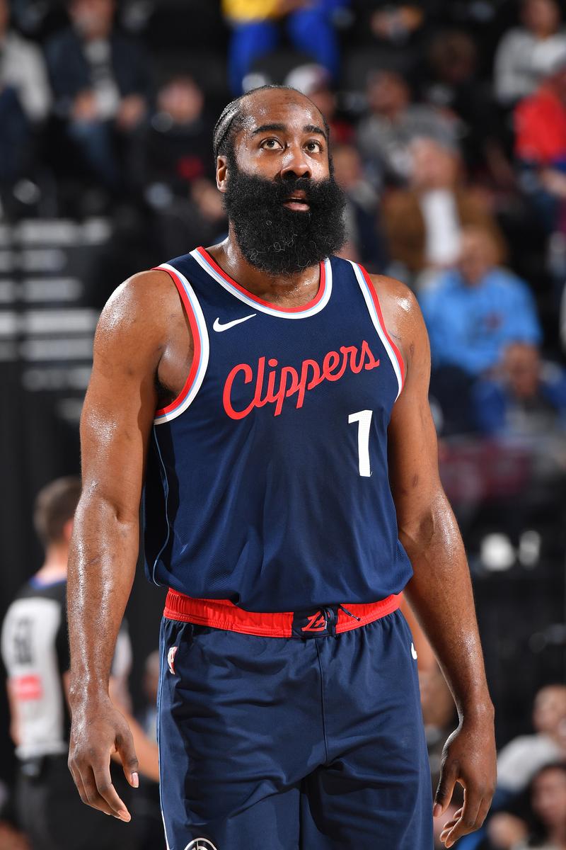 土超豪门官宣新赛季14人！博斯科维奇确定离队，招入刺头补充主攻（土超豪门公布新赛季14人名单：博斯科维奇确认离队，招入争议球员补强主攻）