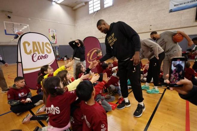 皇马官方悼念西足坛名帅阿兹卡戈塔，曾担任北京国安体育总监（皇马官方哀悼西班牙名帅阿兹卡戈塔，前北京国安体育总监）